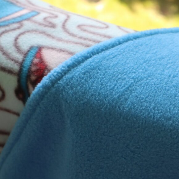 NEW Handmade Fleece Blanket with Sewn Edges Dual Layers Sharks/JAws - Picture 4 of 5